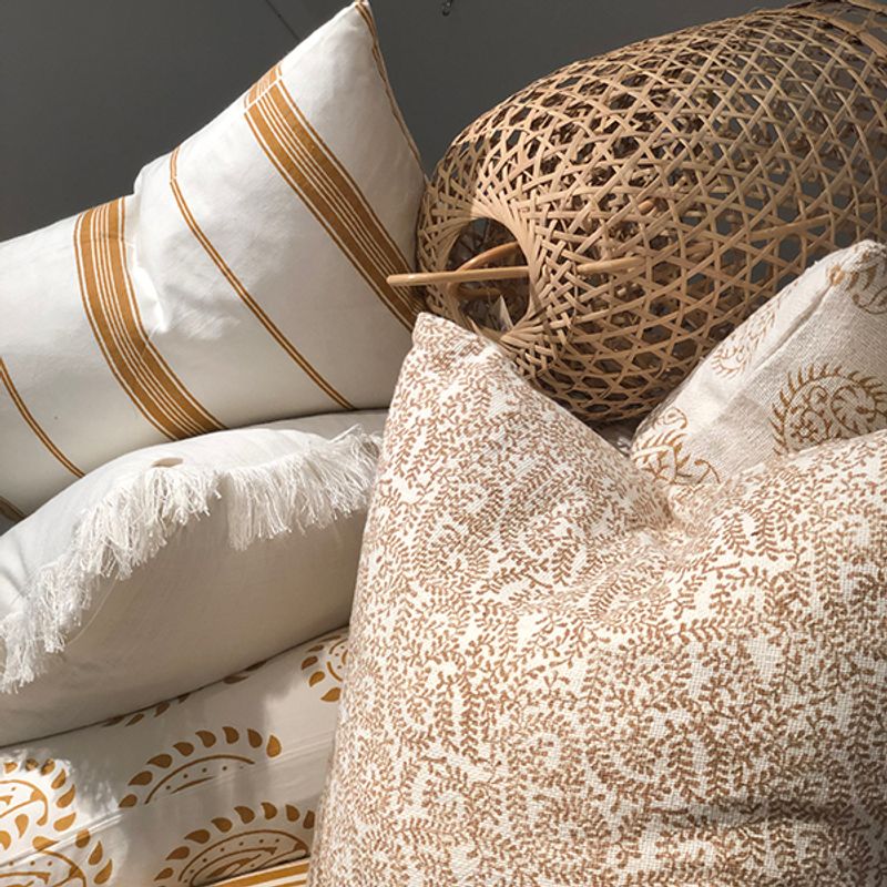 cushion cover Golden Honey New Paisly
