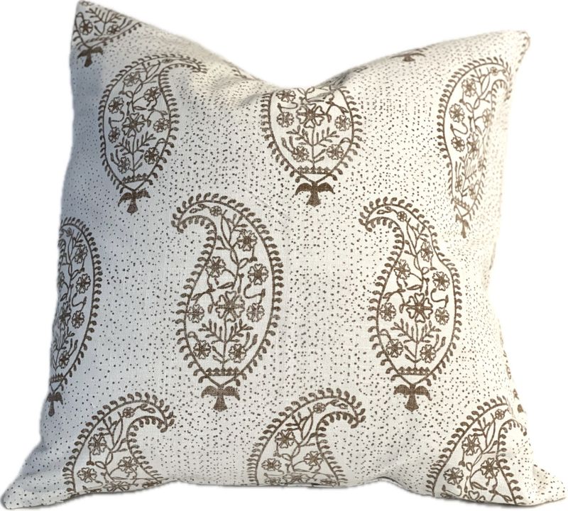 Cushion Cover Caramel Paisley w/dots